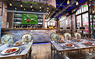 老工廠風(fēng)格酒吧裝修設(shè)計案例